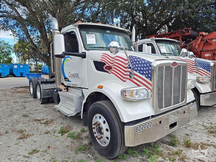 2022-peterbilt-567-image-2