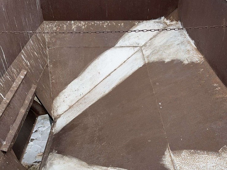 e-z-trail-220-gravity-wagon-image-7