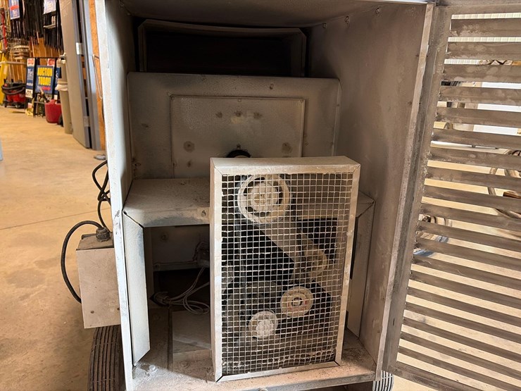 l.b.-white-premier-350-df-portable-heater-image-10