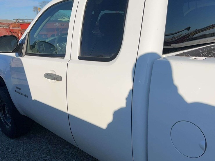 2009-gmc-2500hd-image-10