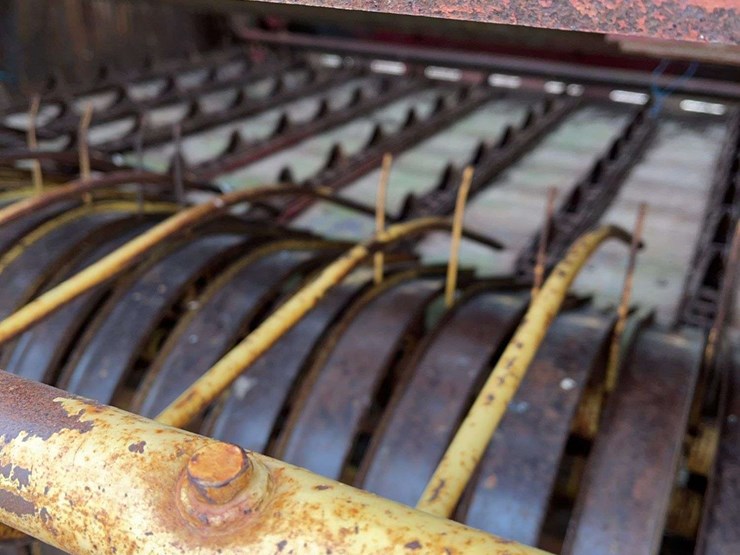 new-holland-851-image-10