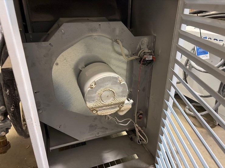 l.b.-white-premier-170-df-portable-heater-image-5