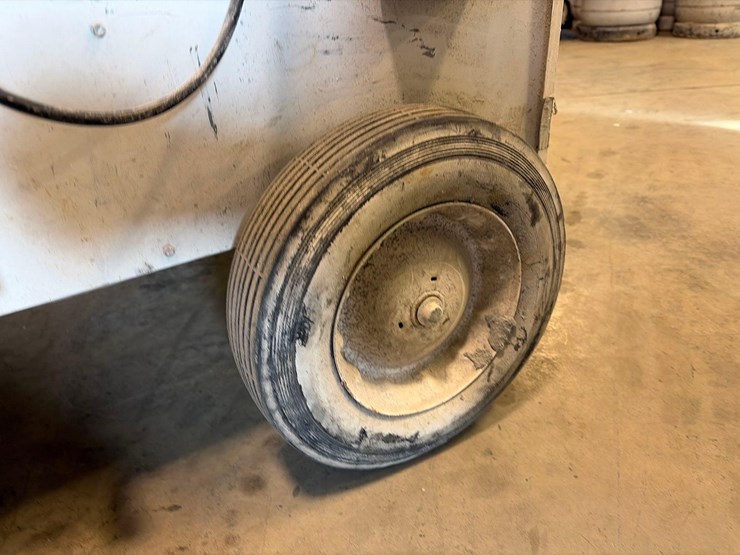 l.b.-white-premier-350-df-portable-heater-image-11