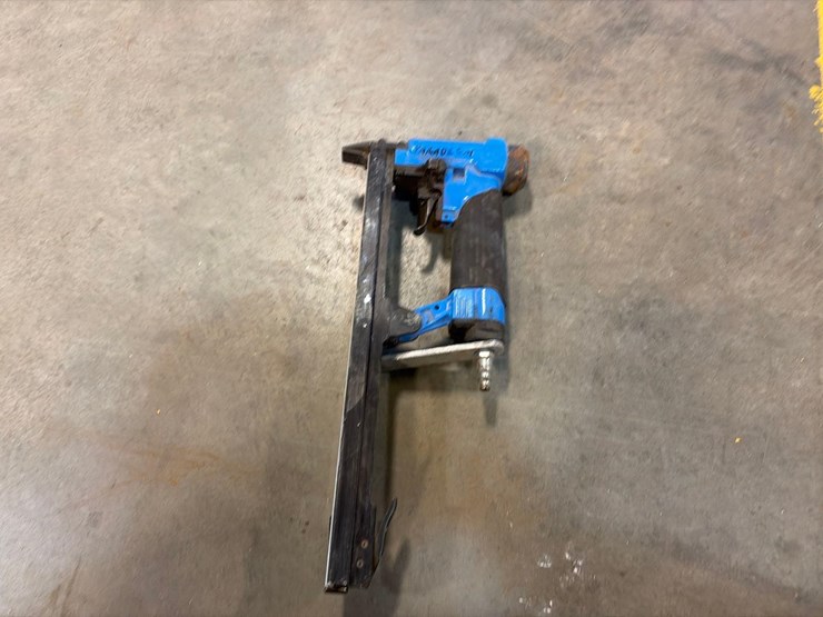 assortment-of-nail-guns-and-hoses-image-10