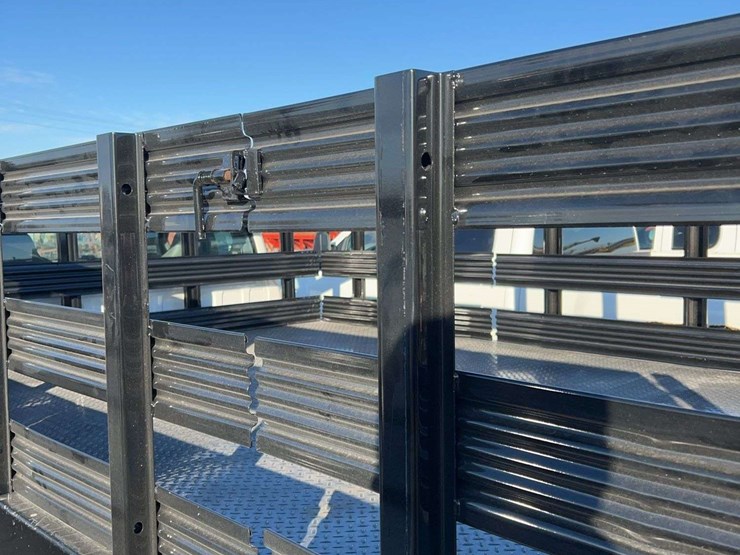 2001-dodge-3500-image-16