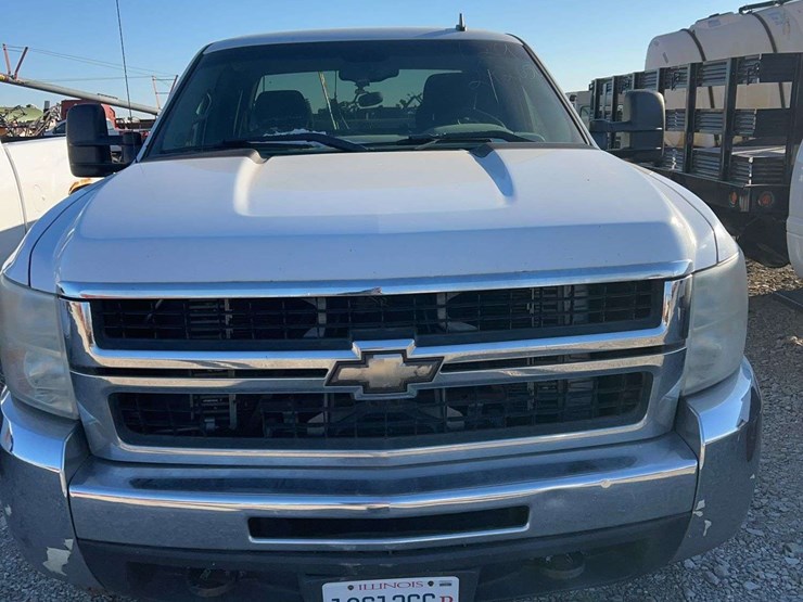 2008-chevrolet-2500hd-image-2