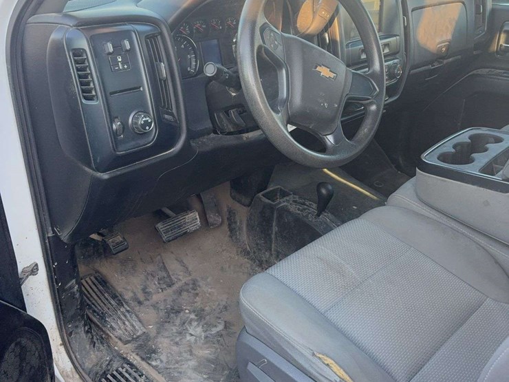 2017-chevrolet-2500-image-13