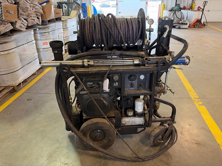 industrial-water-proofing-sprayer-w/-drums-of-mel-rol-lm-image-10