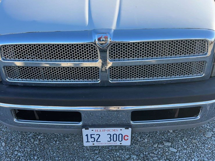 2001-dodge-3500-image-3