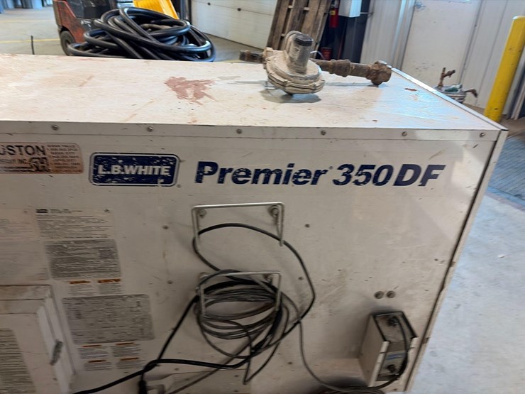 l.b.-white-premier-350-df-portable-heater-image-6