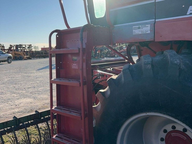 international-1660-combine-image-24