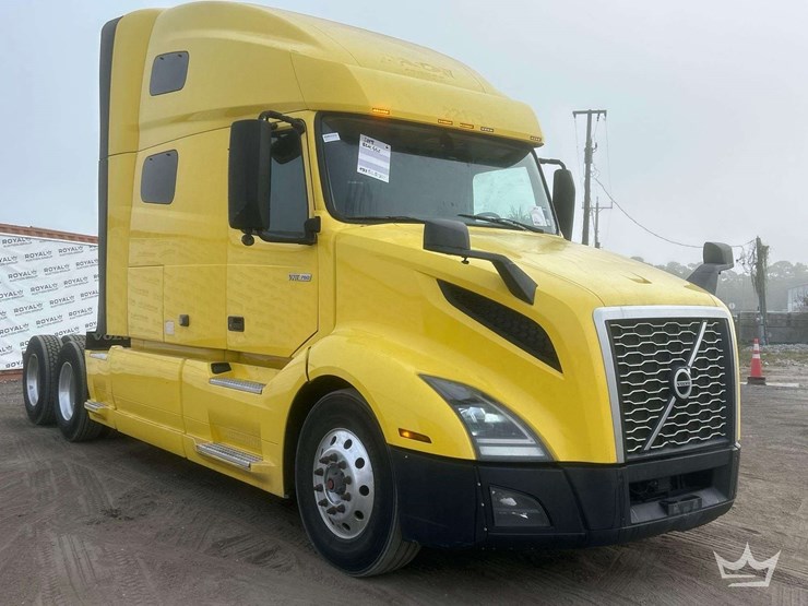 2018-volvo-vnl-760-t/a-sleeper-cab-truck-tractor-image-3