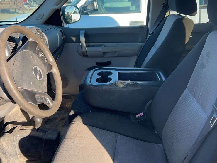 2009-gmc-2500hd-image-12