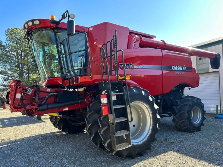 2011-case-ih-7120-image-1