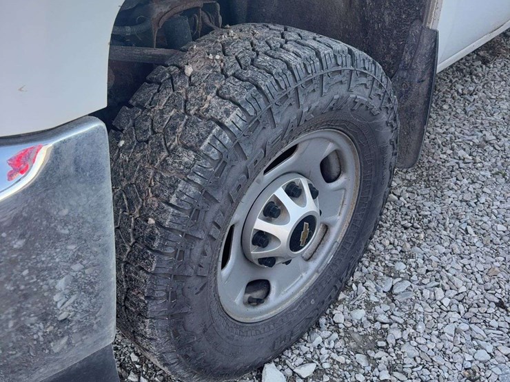 2017-chevrolet-2500-image-4