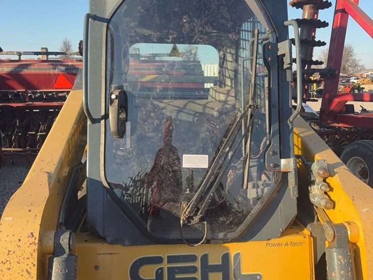 2015-gehl-v270-image-5