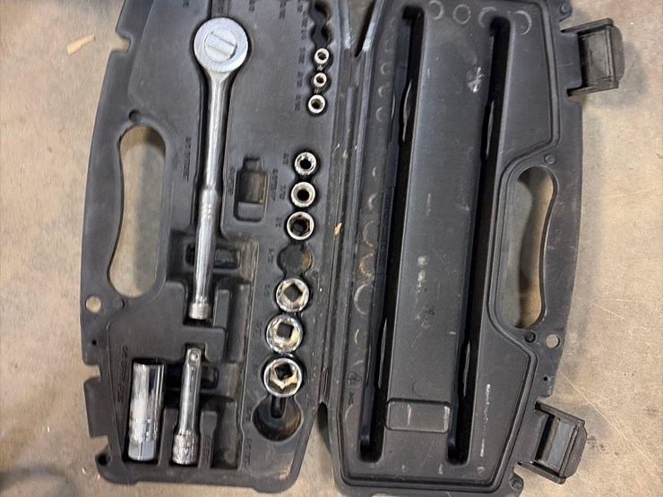 assortment-of-power-tools-image-5