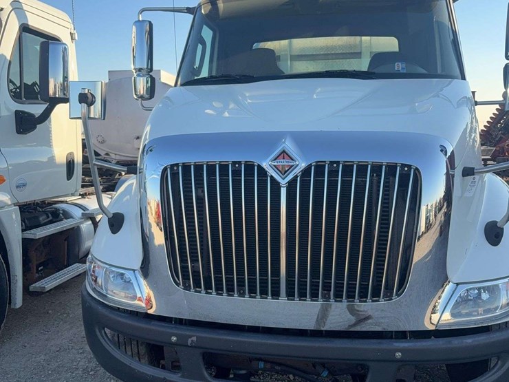 2014-international-8600-image-5