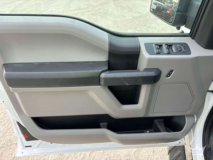 2016-ford-f150-image-14