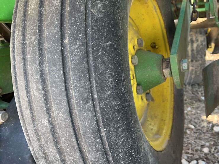 2024-john-deere-7000-image-19