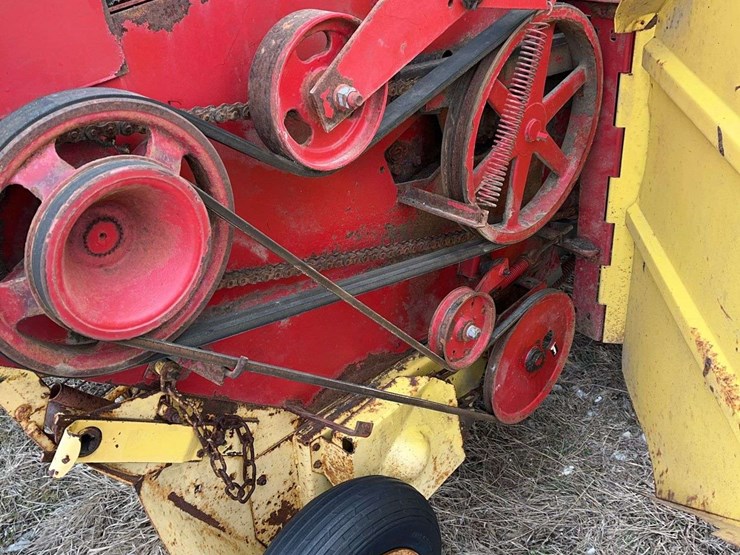 new-holland-851-image-9