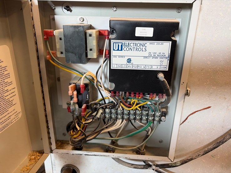 l.b.-white-premier-350-df-portable-heater-image-9