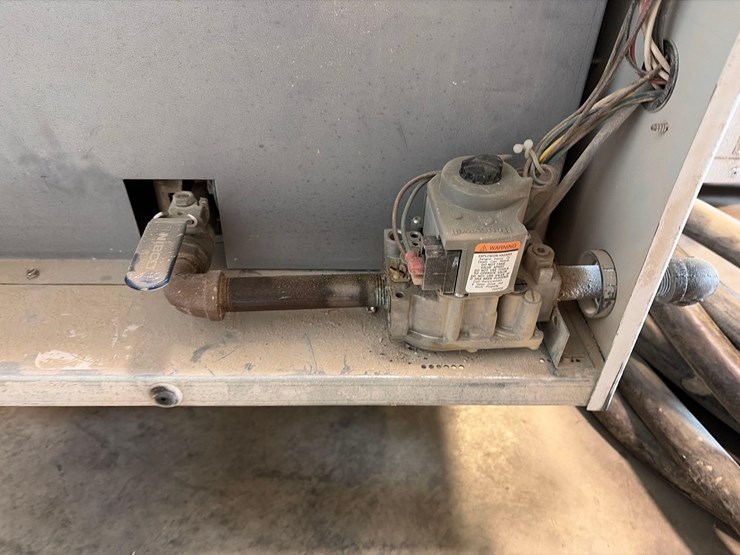 l.b.-white-premier-350-df-portable-heater-image-14