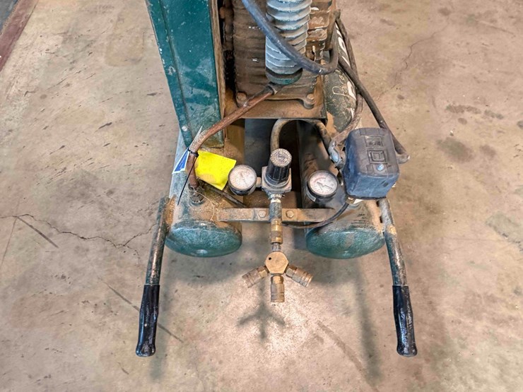 rolair-electric-air-compressor-image-5