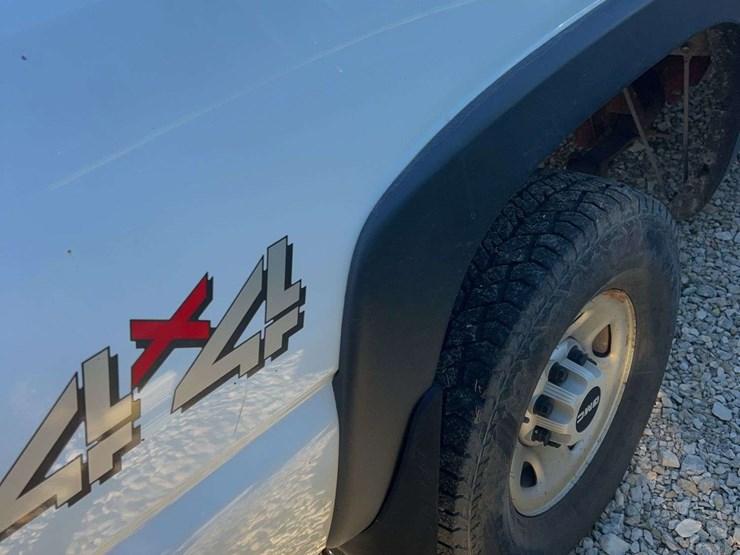 2006-gmc-2500hd-image-9