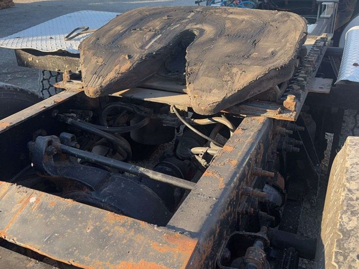 2014-international-8600-image-15