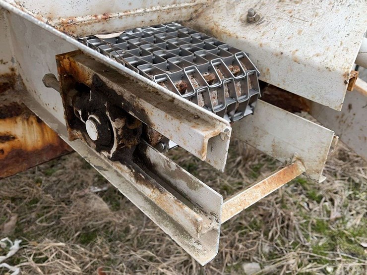 wilmer-500-fertilizer-spreader,-tandem-axle,-works,-needs-a-little-tlc-image-13