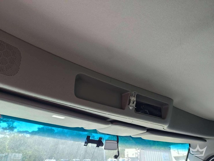 2022-peterbilt-567-image-24