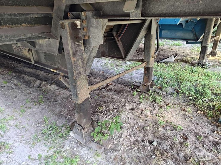 2016-globe-trailer-gtdd30236-36ft.-75yd.-t/a-end-dump-truck-image-9