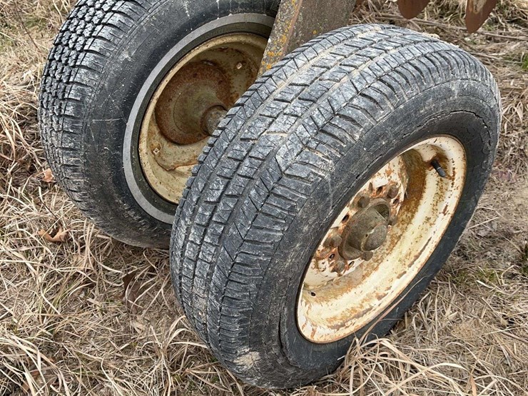 international-18ft-manual-fold-disk-with-tandem-axle-image-8