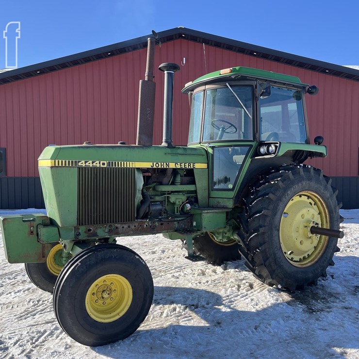 JOHN DEERE 4440