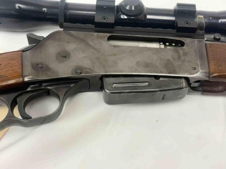 browning---lever-action-rifle-image-8