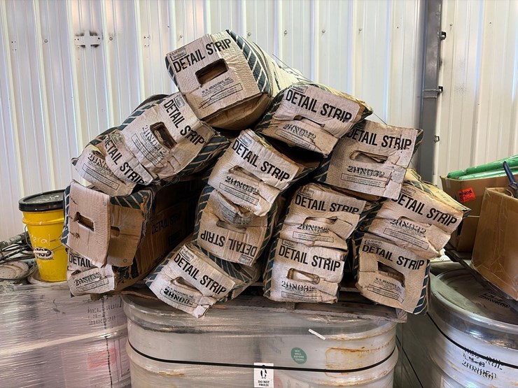 industrial-water-proofing-sprayer-w/-drums-of-mel-rol-lm-image-15