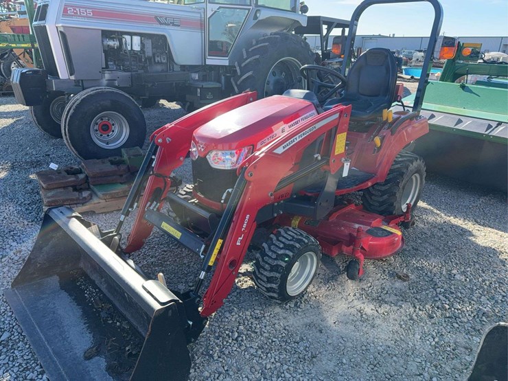 1723e-massey-ferguson-utility-tractor-with-loader,-60"-mower-deck,-new-tac-meter,-unknown-hours-image-2