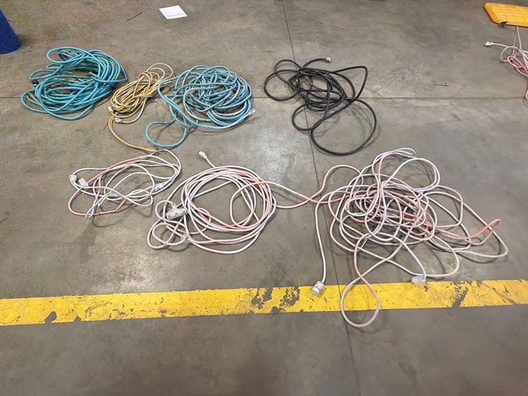 assortment-of-extension-cords-image-1