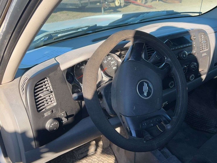 2008-chevrolet-2500hd-image-13