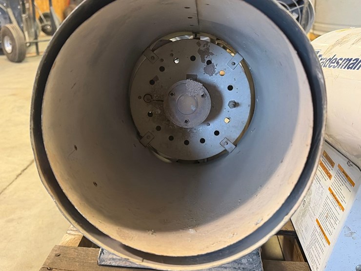 l.b.-white-propane-heaters-image-12