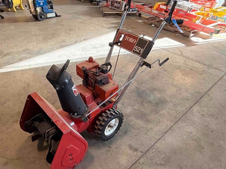 toro-521-snowblower-image-1