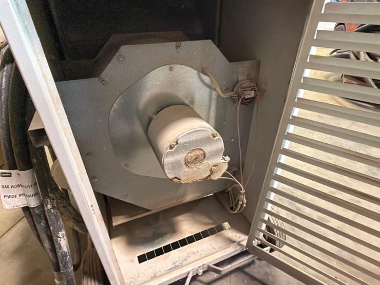 l.b.-white-premier-170-df-portable-heater-image-10