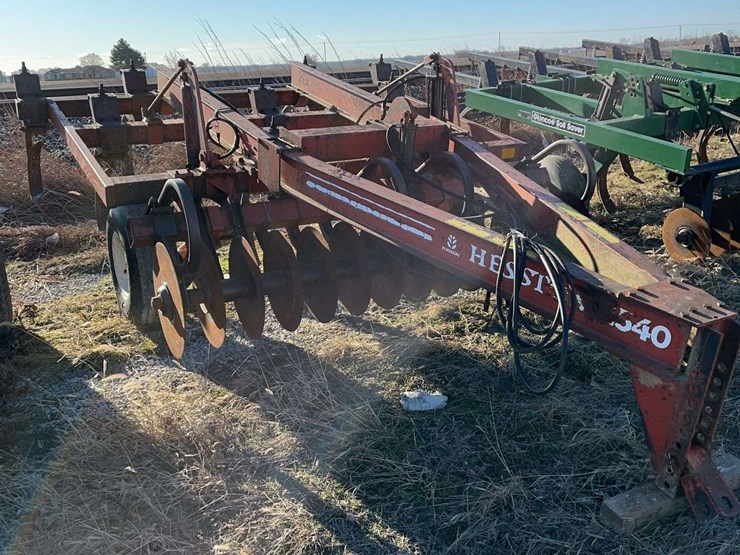 hesston-2540-image-1