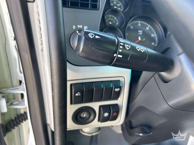 2022-peterbilt-579-image-15