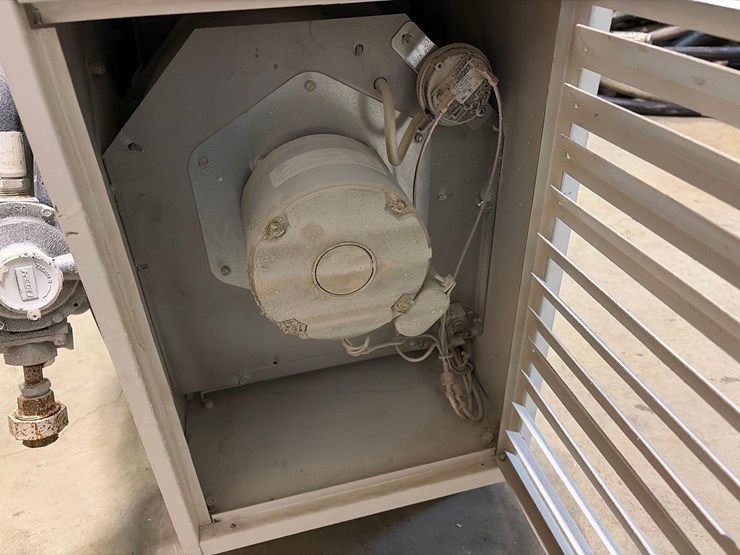 l.b.-white-premier-80-df-portable-heater-image-11