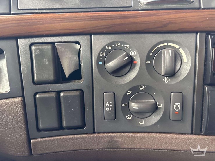 2017-volvo-vnl-760-t/a-sleeper-cab-truck-tractor-image-22