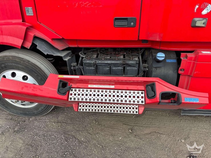 2017-volvo-vnl-760-t/a-sleeper-cab-truck-tractor-image-36