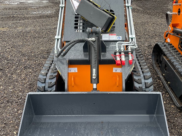 #1313-•-unused-landhonor-mini-skidsteer-loader-image-2