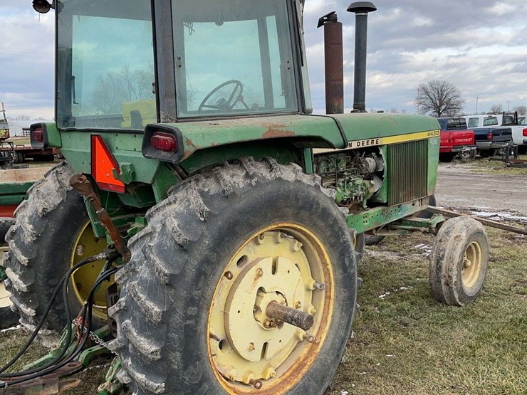 2024-john-deere-4430-image-3